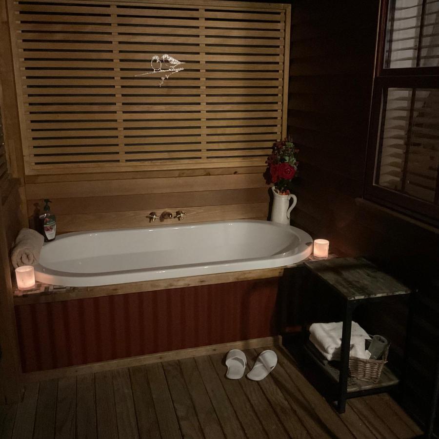 Real Romance Cottage Ханмер-Спрингс Экстерьер фото